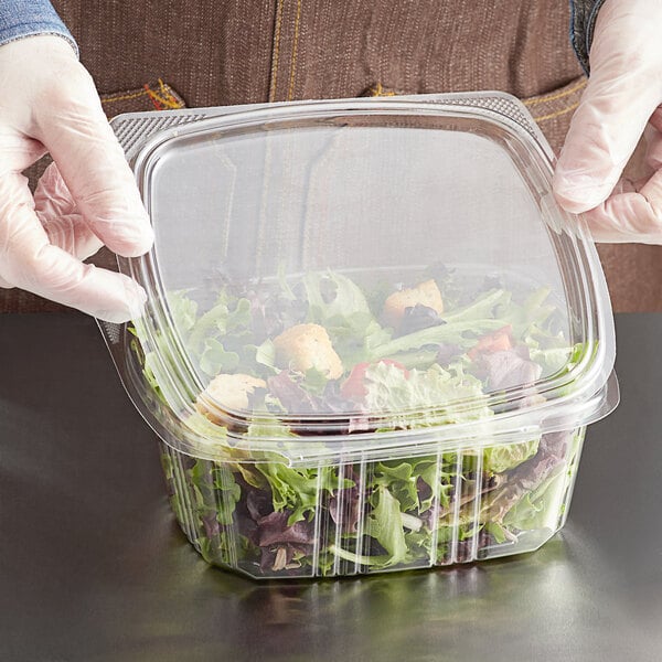 32 oz PP Plastic Injection Molded Deli Container & Lid - Karat (240/case)