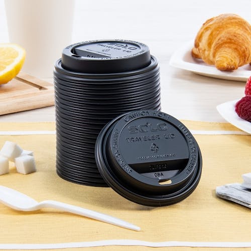 Dart Solo 24 oz Black Dome Lid for Hot Cup image 0